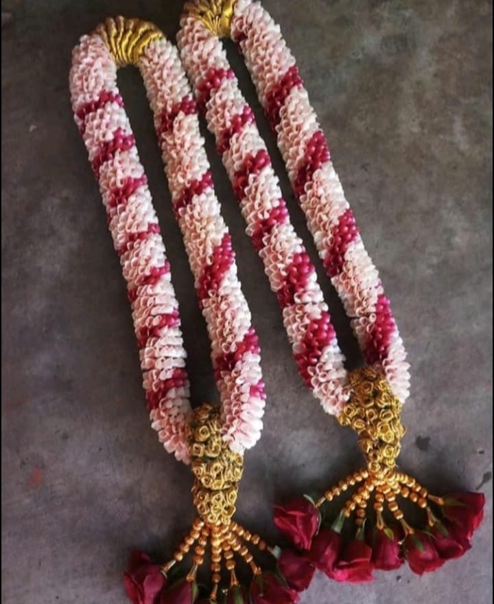 Pink and red petals spiral